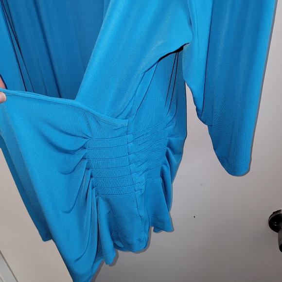 NWOT Beautiful Teal Top - Picture 3 of 5